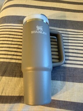 Stanley Matte Gray Insulated Travel Mug with Handle 30 oz